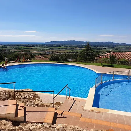 Holiday home Casa Acogedora Con Gran Piscina Comunitaria Y Cerca De La Playa En - Es-323-72 *