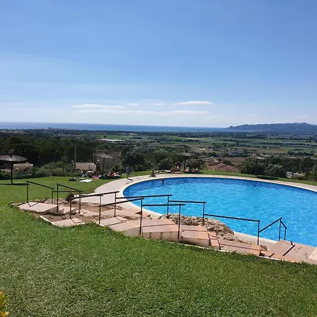 Holiday home Casa Acogedora Con Gran Piscina Comunitaria Y Cerca De La Playa En - Es-323-72
