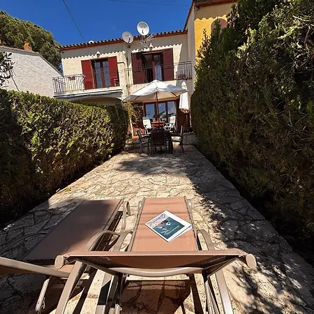 Casa Acogedora Con Gran Piscina Comunitaria Y Cerca De La Playa En - Es-323-72 Holiday home L'Estartit